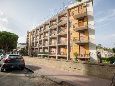 Trilocale in Affitto a Messina, 500€, 95 m²