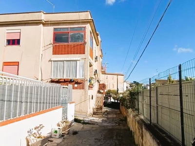 Trilocale in Vendita a Agrigento, 100'000€, 78 m²