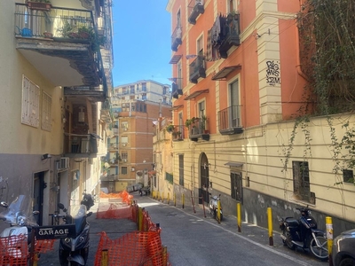 Trilocale in Vendita a Napoli, 38'250€, 110 m²