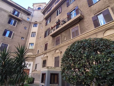 Trilocale in Vendita a Roma, zona San Giovanni, 318'000€, 101 m²