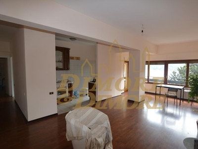 Trilocale vista lago in via privata girasole 20, Verbania