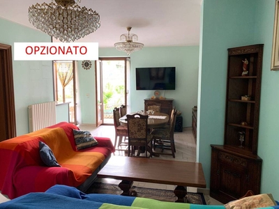 Villa a Schiera in vendita a Sant'Agapito via Onorato Fascitelli