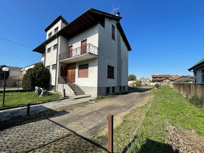 Villa bifamiliare in vendita a Marcallo con Casone, Via Volta , 30 - Marcallo con Casone, MI