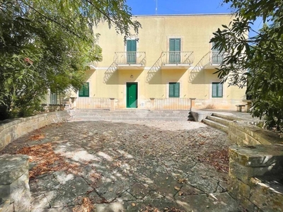 Villa Bifamiliare in vendita a Putignano strada Comunale Foggia la Rosa, 2