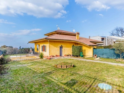 Villa con terrazzo a Frascati