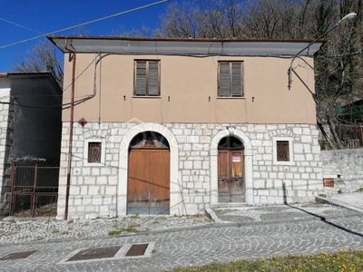 Villa in in vendita da privato a Forlì del Sannio via Regina Elena