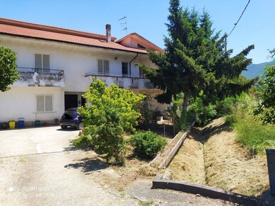 Villa in in vendita da privato a Montaquila strada Provinciale Roccaravindola
