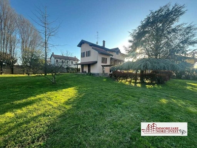 Villa in Vendita a Corbetta via Vittorio Alfieri