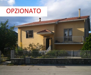 Villa in vendita a Rocchetta a Volturno via Cannavinella