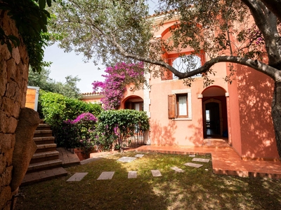 Villa in vendita a San Teodoro