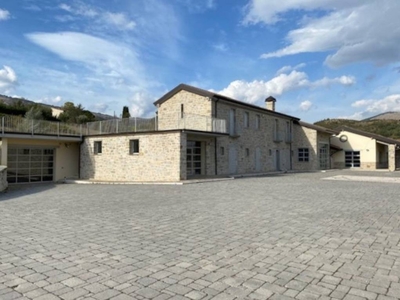 Villa in vendita ad Agnone strada Interpoderale San Quirico