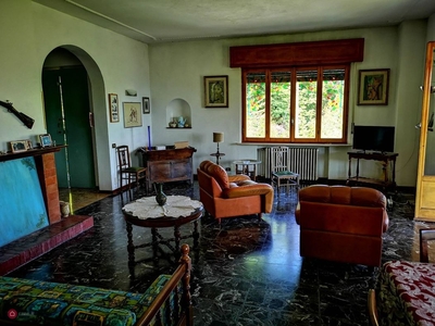 Villa in Vendita in a Corniglio