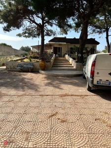 Villa in Vendita in Strada Complanare Ovest 38 a Mola di Bari