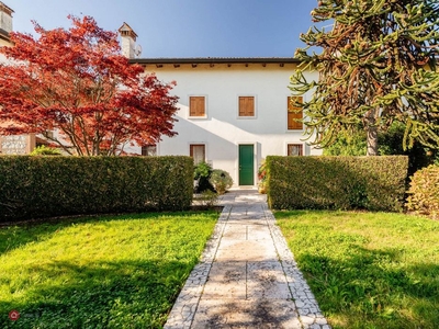 Villa in Vendita in Strada della Paglia a Vicenza