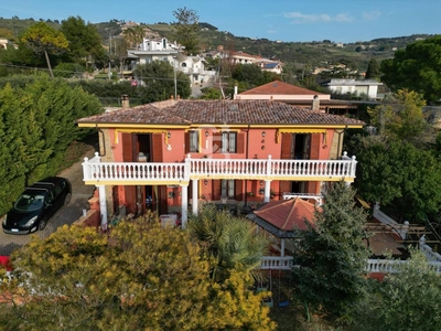 villa indipendente in vendita a Agropoli