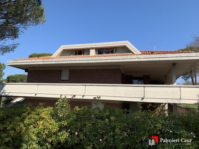 villa indipendente in vendita a Pesaro