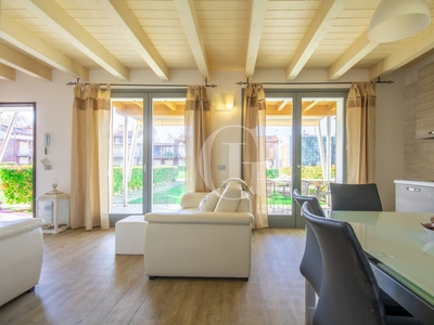 Appartamento in vendita 2 Stanze da letto a Castelnuovo Del Garda