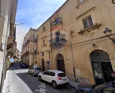 Appartamento in vendita 5 Stanze da letto a Caltagirone