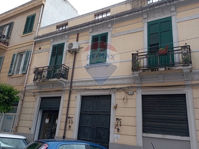 Appartamento in Vendita a Messina, zona Centro, 129'000€, 120 m²