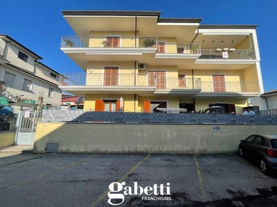 Appartamento in Via Ippolito Nevio, Vitulazio (CE)