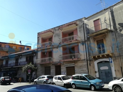 Appartamento Quadrilocale da ristrutturare in vendita a San Giovanni La Punta