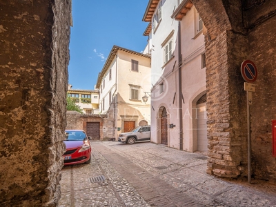 Appartamento storico in vendita 2 Stanze da letto a Spoleto