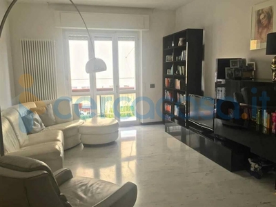 Appartamento Trilocale in ottime condizioni in vendita a Carrara