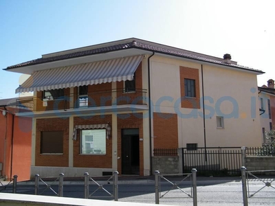 Appartamento Trilocale in ottime condizioni, in vendita in Via Frentana 9, Lama Dei Peligni
