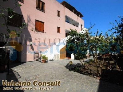 Appartamento Trilocale in vendita in Località Canneto 25, Lipari