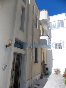 Appartamento Trilocale in vendita in Via Alcide De Gasperi 26, Latiano