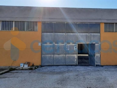 Capannone industriale in vendita a Camaiore