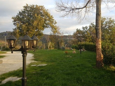 Casa di campagna in vendita 3 Stanze da letto a Colledara