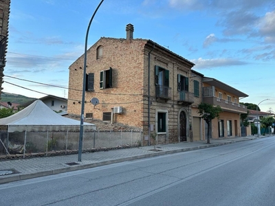 Casa in vendita 4 Stanze da letto a Torre De' Passeri