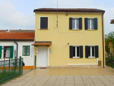 Casa Indipendente in Mazzorno Sx Piazza San Giorgio, 0, Adria (RO)