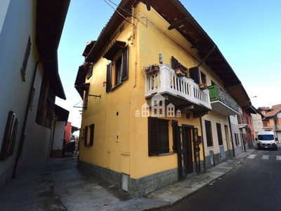 Casa indipendente in vendita 1 Stanza da letto a San Benigno Canavese