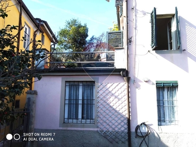 Casa indipendente in vendita 2 Stanze da letto a Lucca