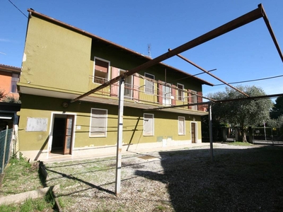 Casa indipendente in vendita 4 Stanze da letto a San Felice Del Benaco