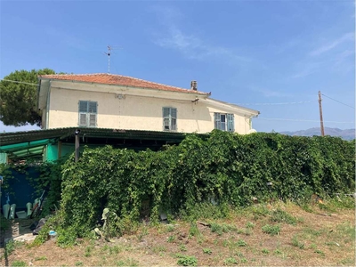 Casa indipendente in vendita 7 Stanze da letto a Albenga