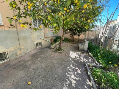 Casa Indipendente in Vendita a Cagliari, zona Monte Urpinu, 169'000€, 65 m²