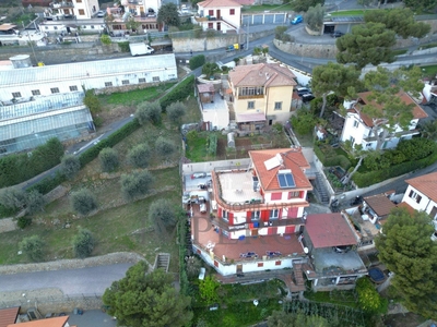 Casa semi indipendente in vendita 2 Stanze da letto a Ventimiglia