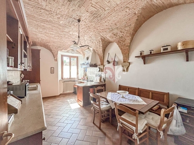 Casa semi indipendente in vendita 3 Stanze da letto a Volterra