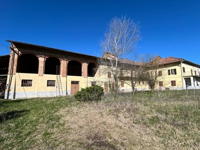 Casa semi indipendente in vendita 4 Stanze da letto a Castell'alfero