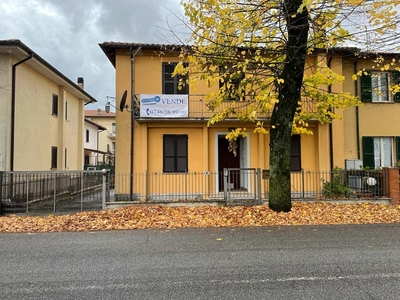 Casa semi indipendente in vendita 5 Stanze da letto a Rieti