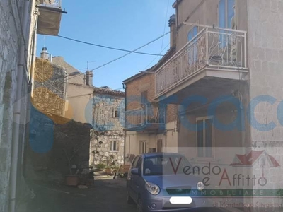 Casa semi indipendente in vendita in Via Salita Annicchia, Fresagrandinaria