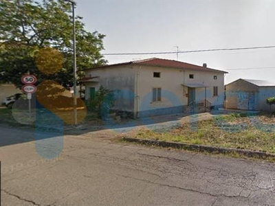 Casa singola da ristrutturare, in vendita in Via Piana, Crecchio
