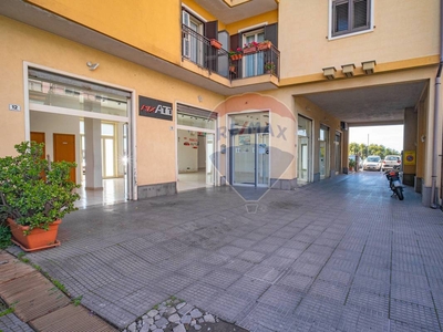 Immobile commerciale in vendita a Paternò