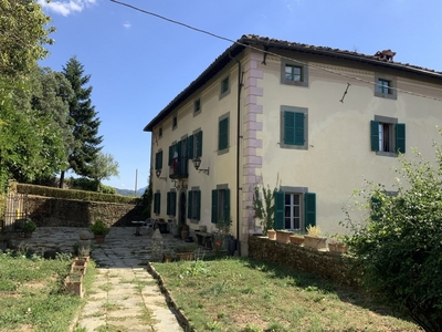 Palazzo in vendita 7 Stanze da letto a Castiglione Di Garfagnana
