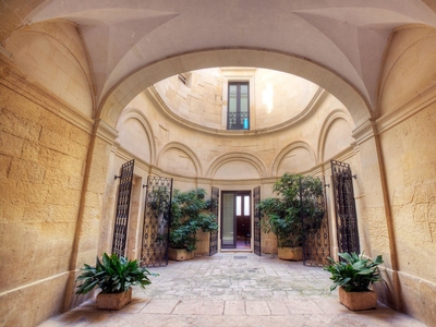 Palazzo in vendita 7 Stanze da letto a Lecce