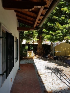 Vendita Villa bifamiliare, in zona COLLESALVETTI, COLLESALVETTI