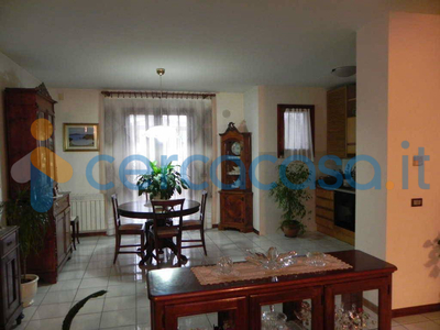 Villa a schiera in ottime condizioni in vendita a Pistoia